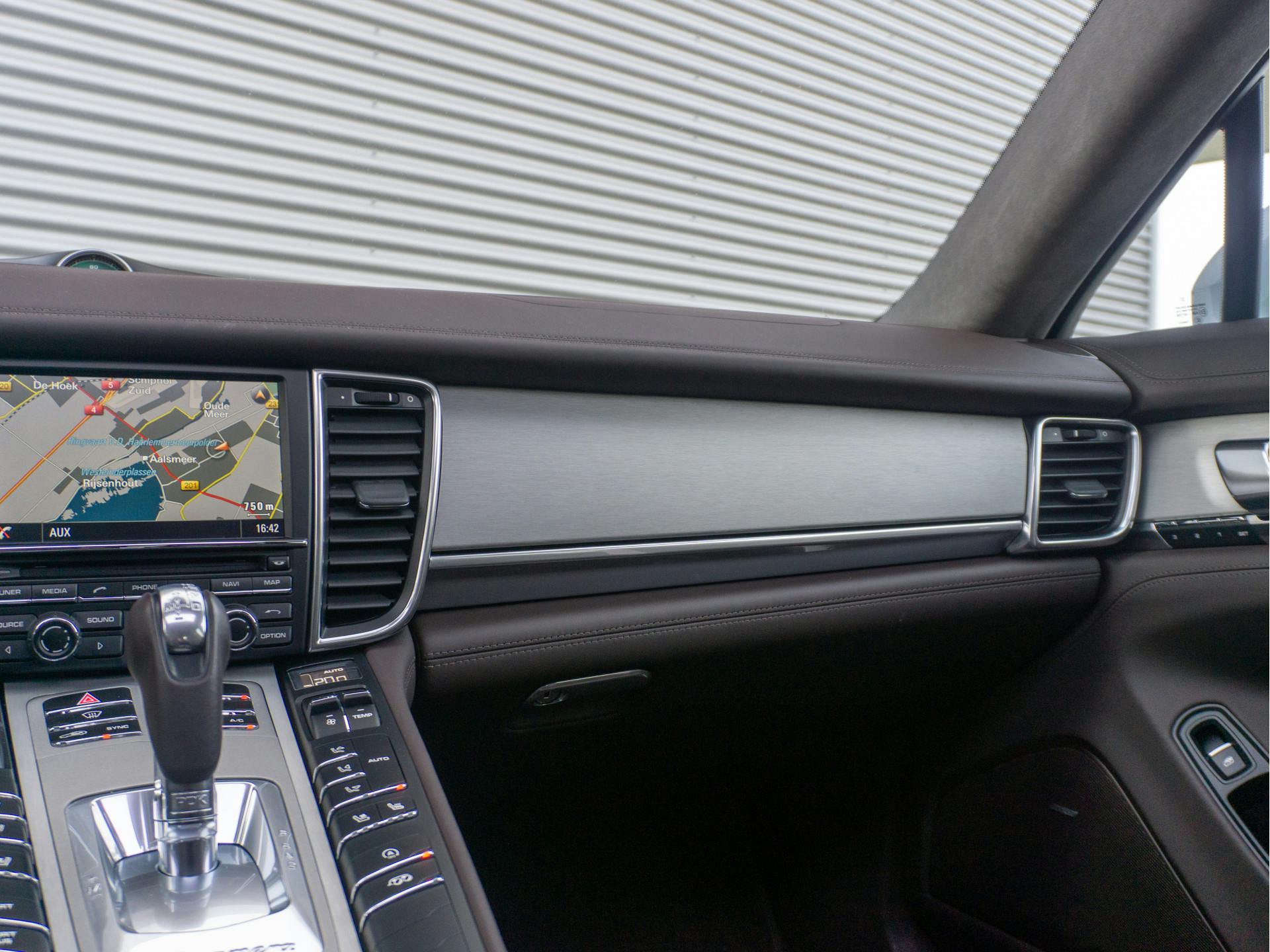 Porsche Panamera 4.8 GTS | BOSE | SCHUIFDAK